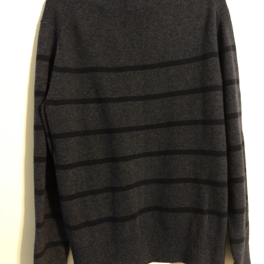 Blue-gray striped sweater mens size large